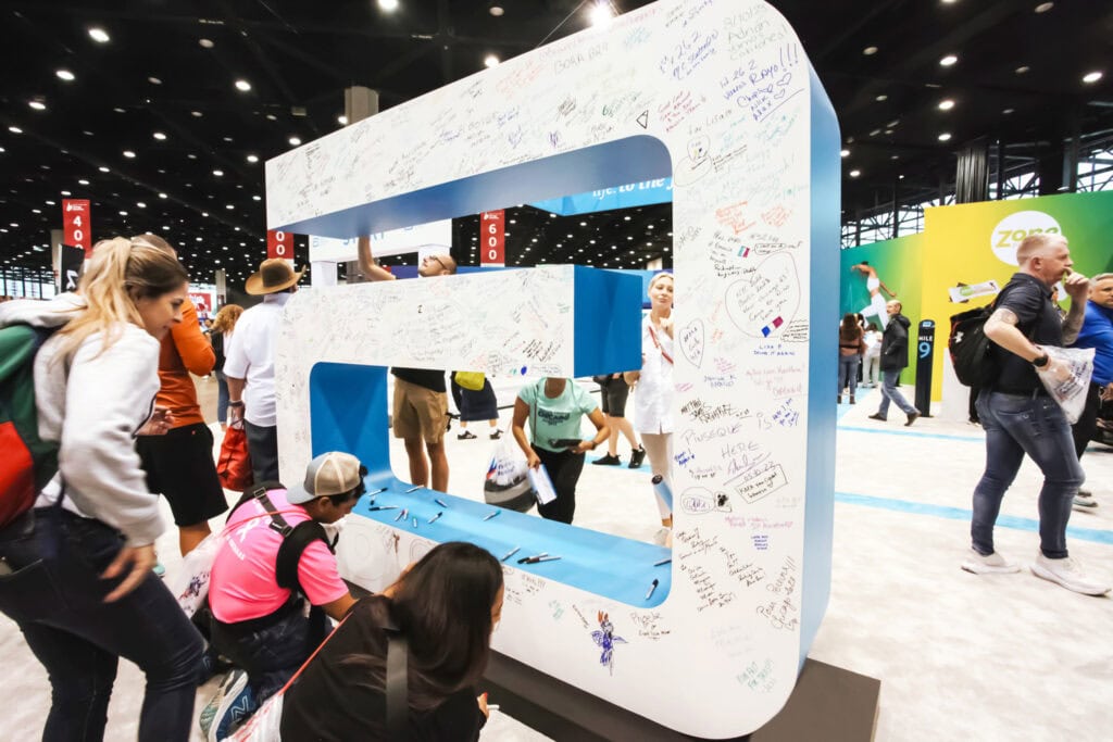 Abbott at the Chicago Marathon Expo — photo 1