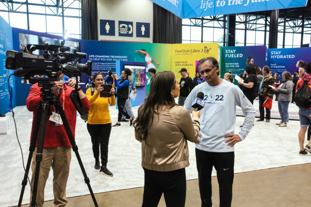 Abbott at the Chicago Marathon Expo — photo 8