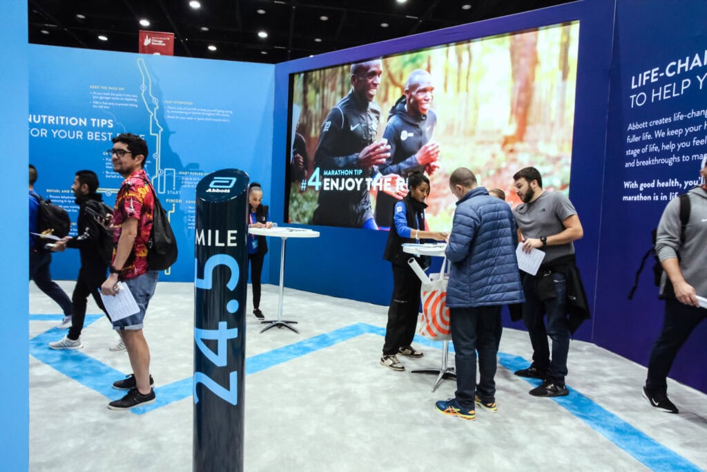 Abbott at the Chicago Marathon Expo — photo 9