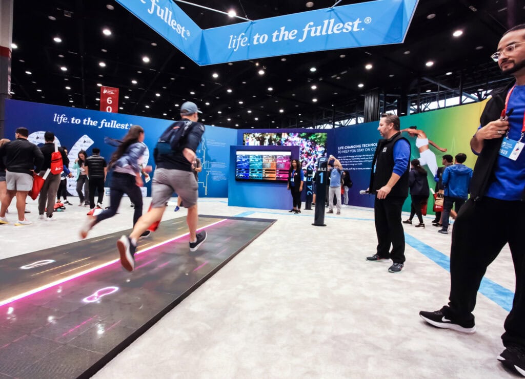 Abbott at the Chicago Marathon Expo — photo 11